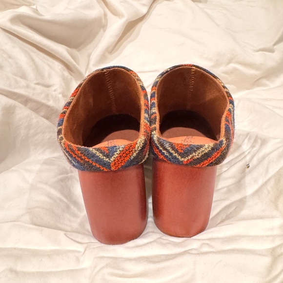 Jeffrey Cambell knitted striped block heel mules - Picture 4 of 5